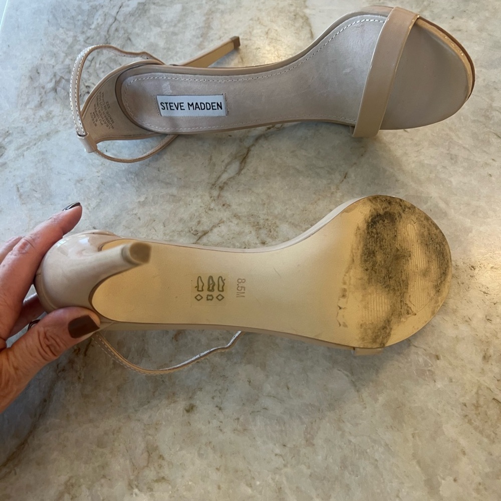Steve Madden heel sandals beige patent leather excellent condition size 8.5